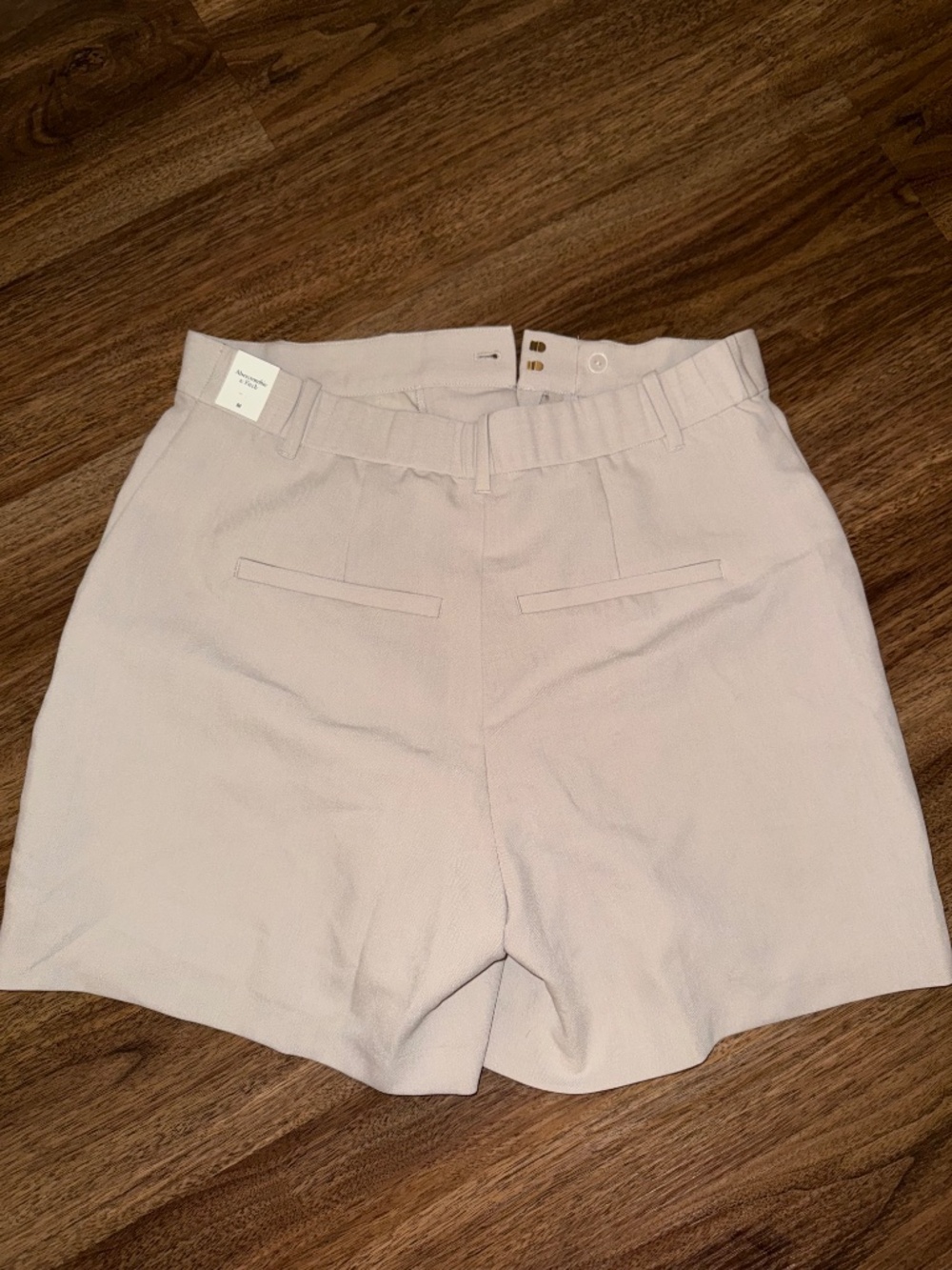 Abercrombie & Fitch New with Tags Medium Tan Trouser Shorts Sloane - Picture 3 of 5